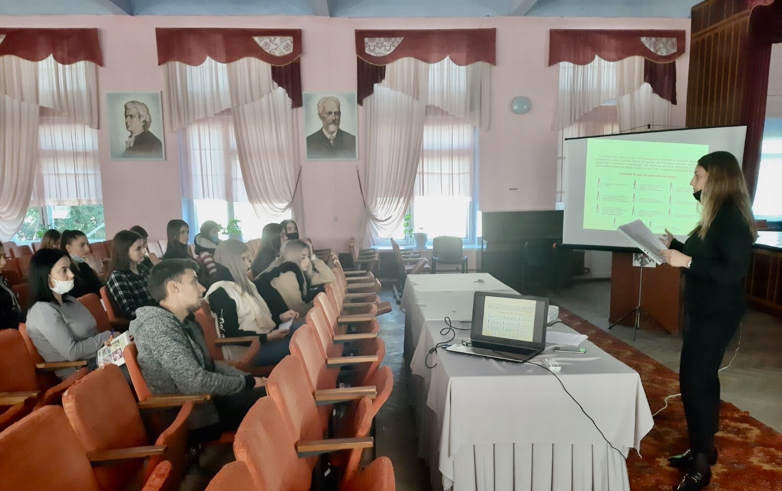 Ședință interactivă cu studenții de la Specialitatea Jurisprudență a Colegiului „Mihai Eminescu” din or. Soroca